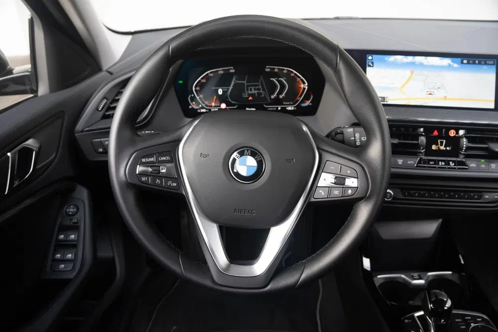 BMW 1-serie 5-deurs 118i Sport Line uit 2023, foto 7
