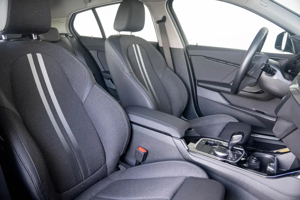 BMW 1-serie 5-deurs 118i Sport Line uit 2023, foto 8