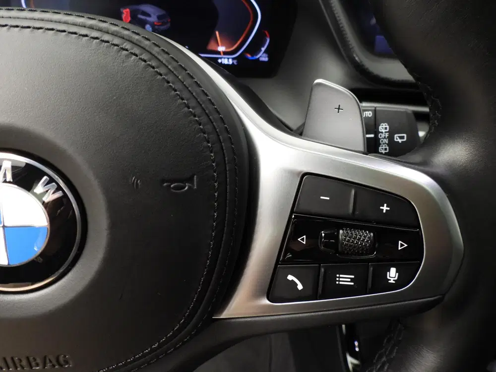 BMW 1-serie 5-deurs M135i xDrive uit 2023, foto 14