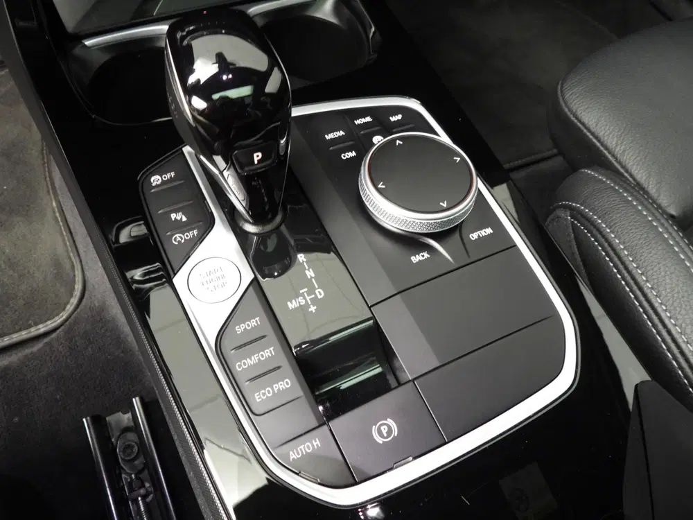 BMW 1-serie 5-deurs M135i xDrive uit 2023, foto 15