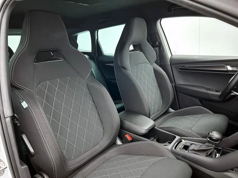 Skoda Karoq 1.5 TSI ACT Sportline Business uit 2024, foto 14