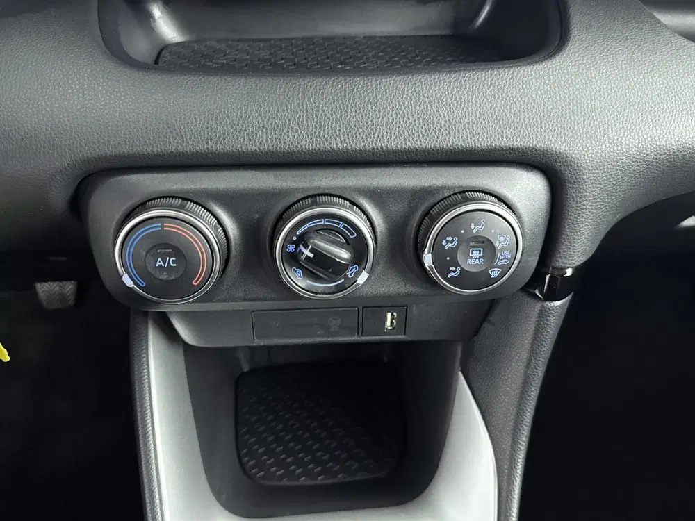 Toyota Yaris 1.0 VVT-i Active uit 2021, foto 9