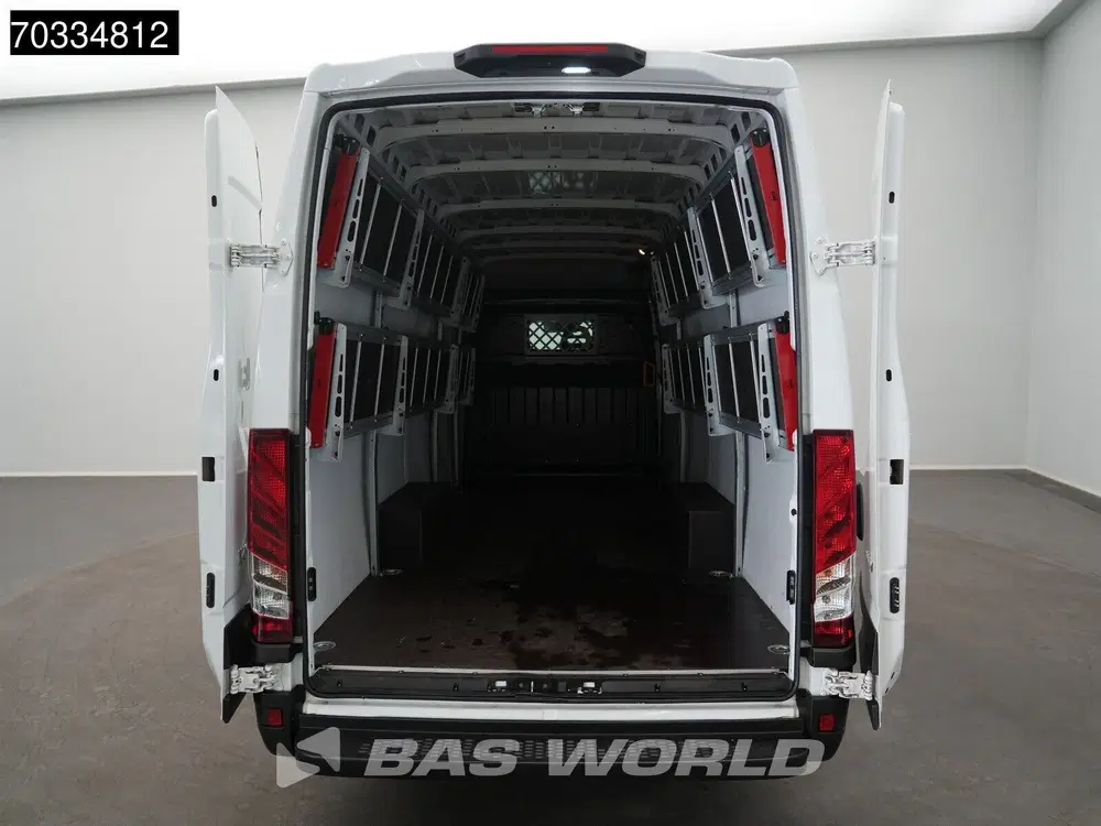 Iveco Daily Automaat L3H2 AC uit 2023, foto 8