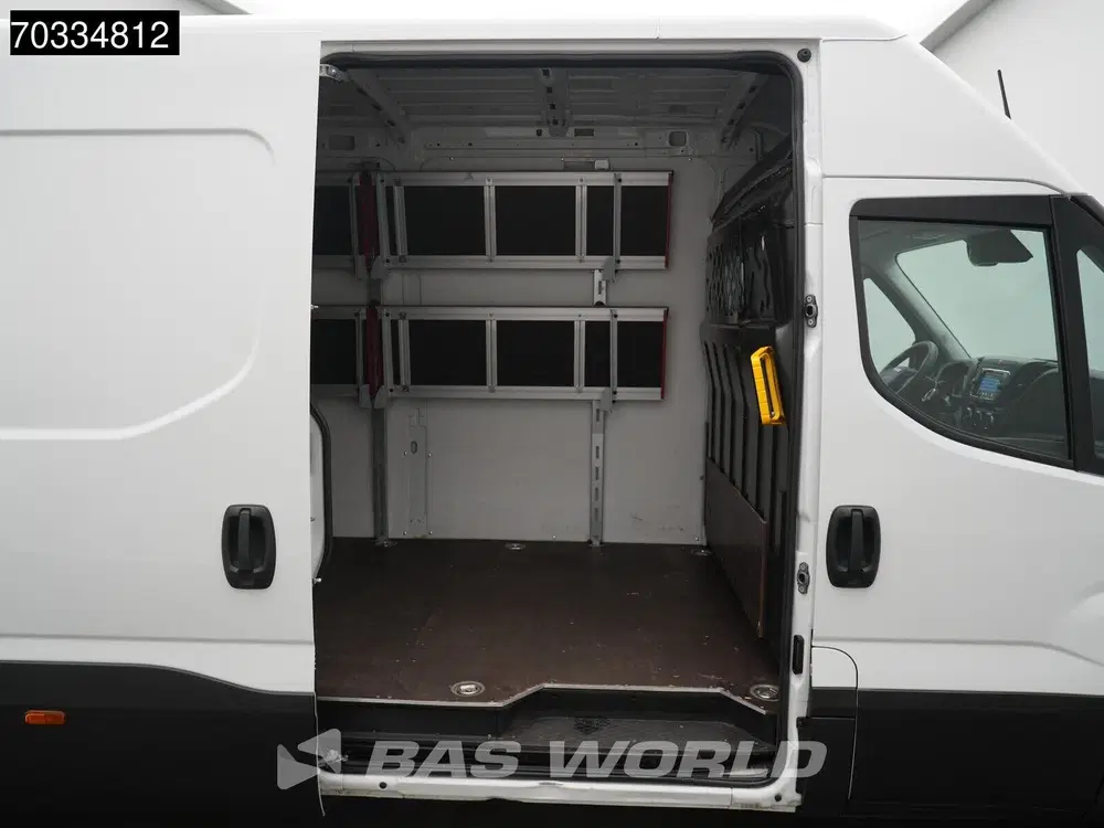 Iveco Daily Automaat L3H2 AC uit 2023, foto 9