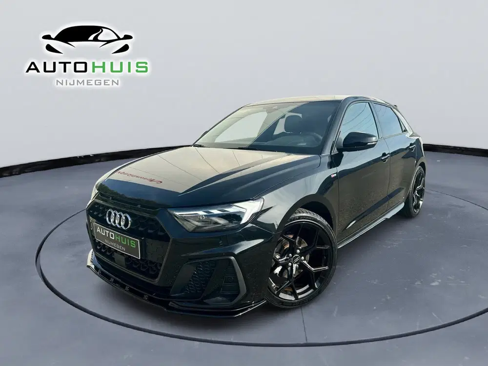 Audi A1 30 TFSI S edition 18" Apple caplay half le uit 2026