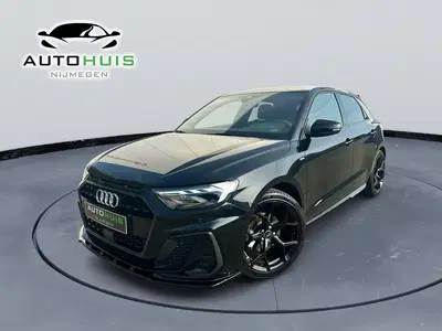 Audi A1 30 TFSI S edition 18" Apple caplay half le uit 2026