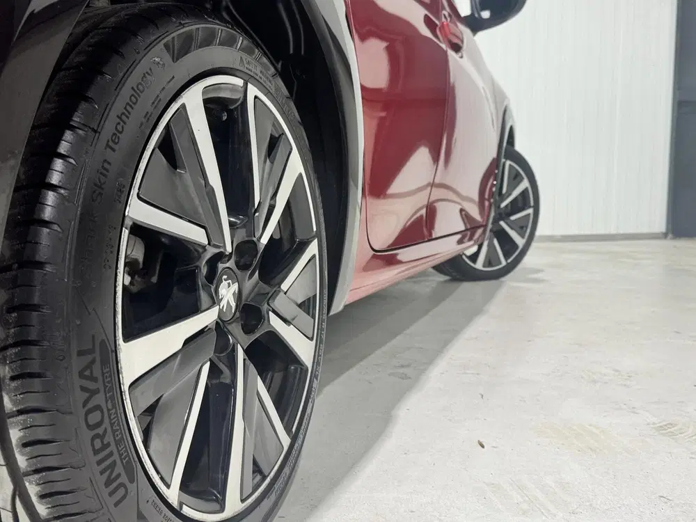 Peugeot 208 1.2 Pure Tech GT Line uit 2020, foto 10