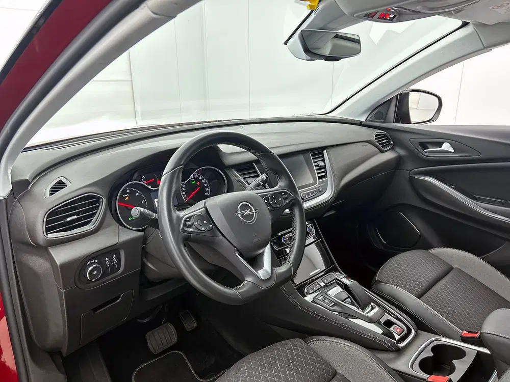 Opel Grandland 1.6 Turbo Hybrid4 Business Elegance uit 2021, foto 13