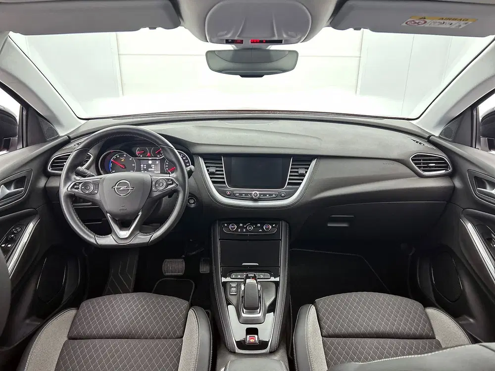 Opel Grandland 1.6 Turbo Hybrid4 Business Elegance uit 2021, foto 15