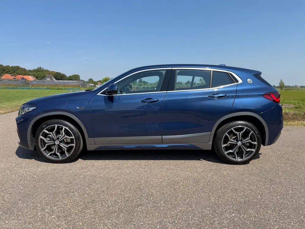 BMW X2 XDrive25e High Executive Automaat uit 2022, foto 2