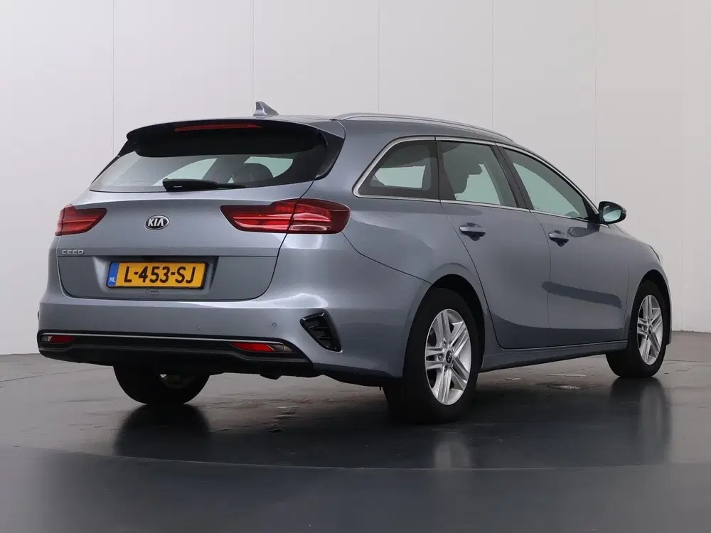 Kia Ceed 1.0 T-GDi DynamicLine uit 2021, foto 2