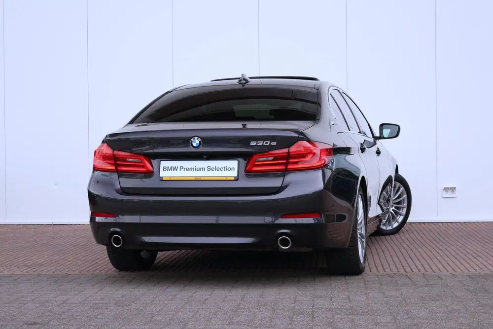 BMW 5-serie 530e iPerformance High Executive uit 2019, foto 2