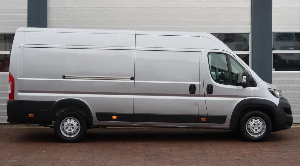 Peugeot Boxer 2.2 BlueHDi 165 L4H3 CAMERA uit 2023, foto 12