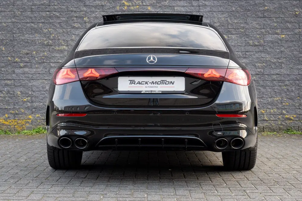 Mercedes-Benz E-Klasse 300 e AMG Line Panoramadak Black & Bl uit 2025, foto 10