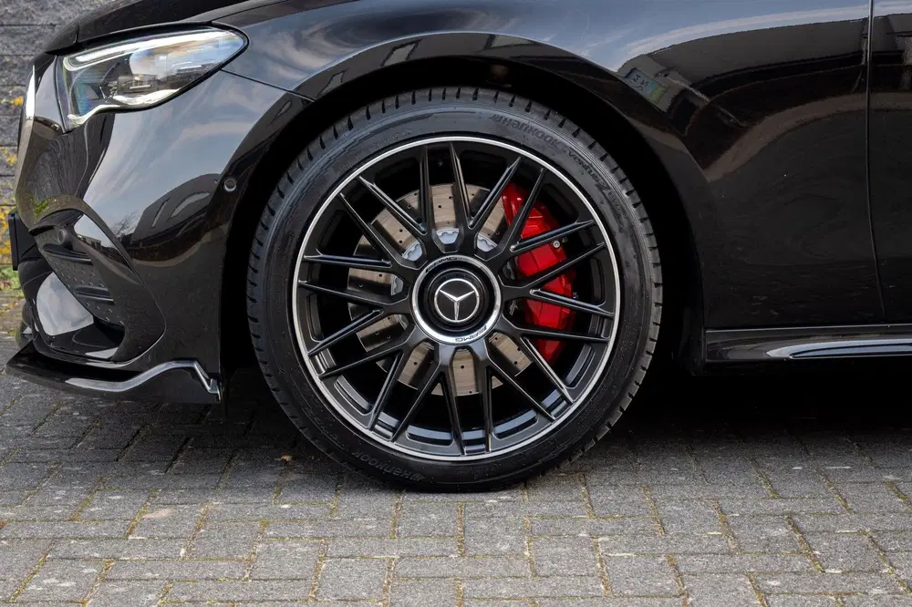 Mercedes-Benz E-Klasse 300 e AMG Line Panoramadak Black & Bl uit 2025, foto 14