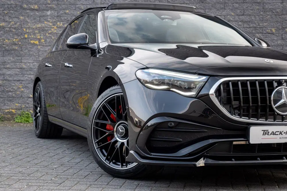 Mercedes-Benz E-Klasse 300 e AMG Line Panoramadak Black & Bl uit 2025, foto 7