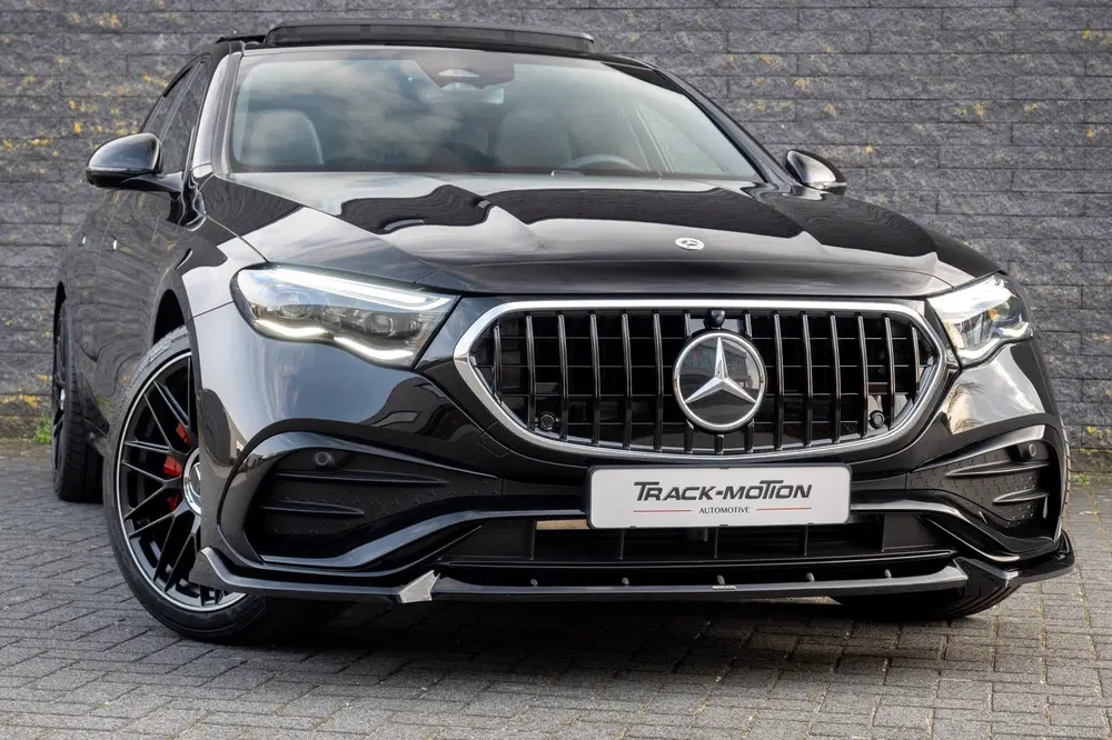 Mercedes-Benz E-Klasse 300 e AMG Line Panoramadak Black & Bl uit 2025, foto 8