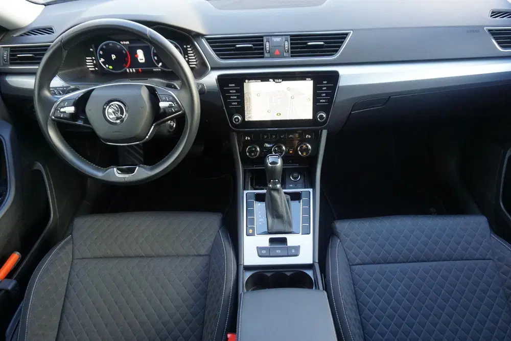 Skoda Superb 1.5 TSI ACT Business Edition uit 2024, foto 14