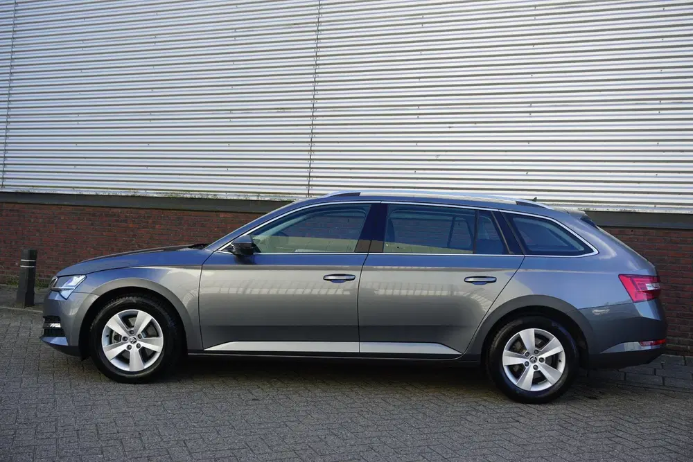 Skoda Superb 1.5 TSI ACT Business Edition uit 2024, foto 3