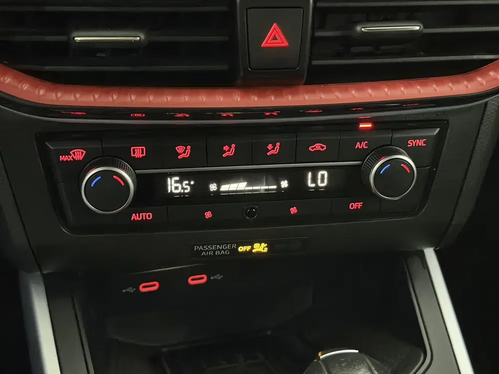 SEAT Arona 1.5 EcoTSI FR Business Connect Camera uit 2024, foto 15