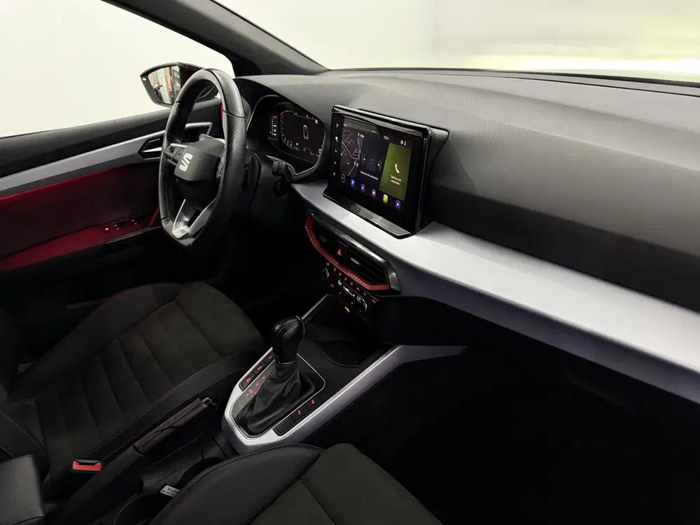 SEAT Arona 1.5 EcoTSI FR Business Connect Camera uit 2024, foto 8