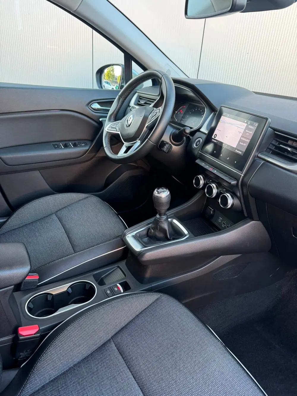 Renault Captur 1.3 mild hybrid 140 techno Camera uit 2022, foto 4