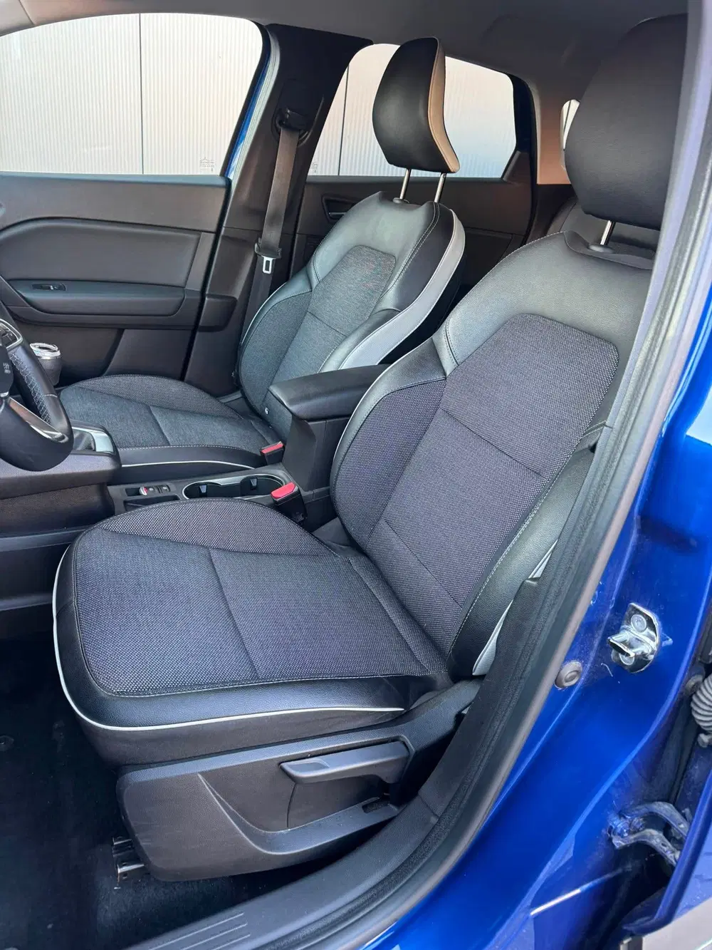 Renault Captur 1.3 mild hybrid 140 techno Camera uit 2022, foto 5