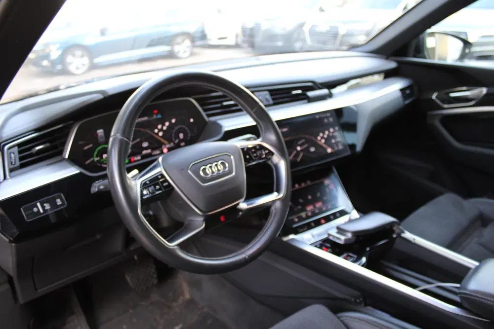 Audi e-tron e-tron 55 Quattro 95 kWh uit 2019, foto 14