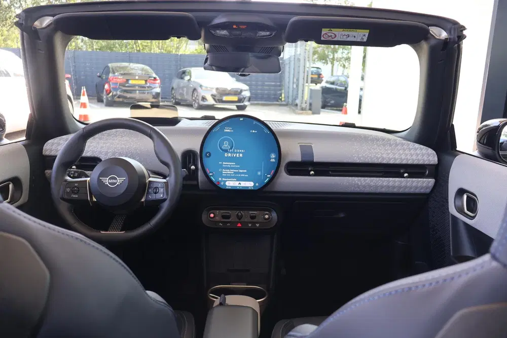 Mini Cabrio 2.0 Cooper C Favoured L uit 2025, foto 12