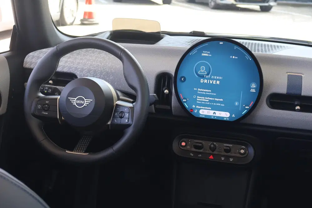 Mini Cabrio 2.0 Cooper C Favoured L uit 2025, foto 13