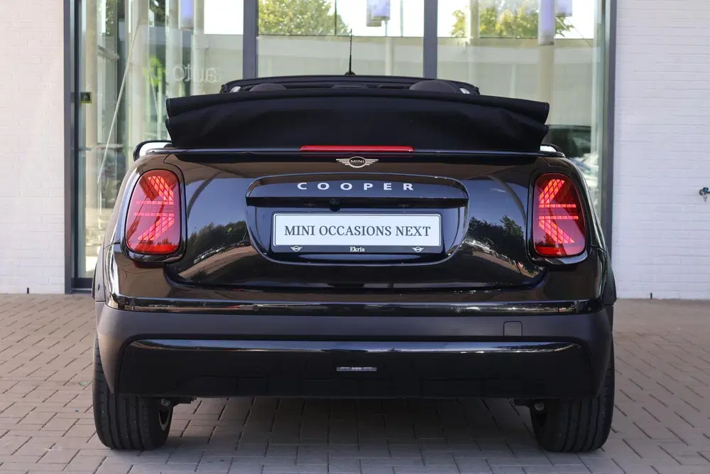 Mini Cabrio 2.0 Cooper C Favoured L uit 2025, foto 4