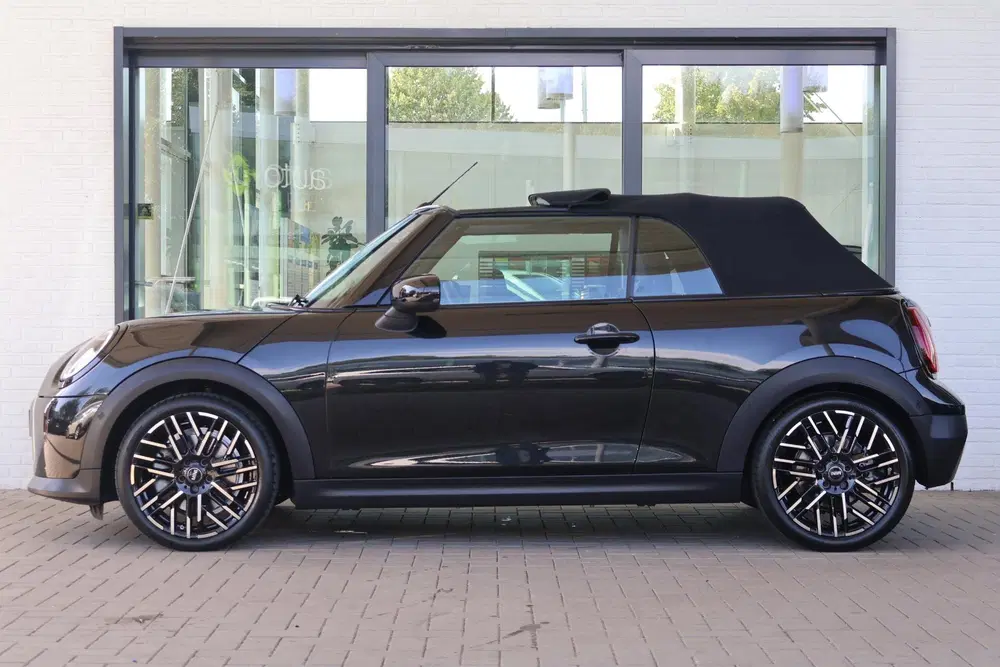 Mini Cabrio 2.0 Cooper C Favoured L uit 2025, foto 6