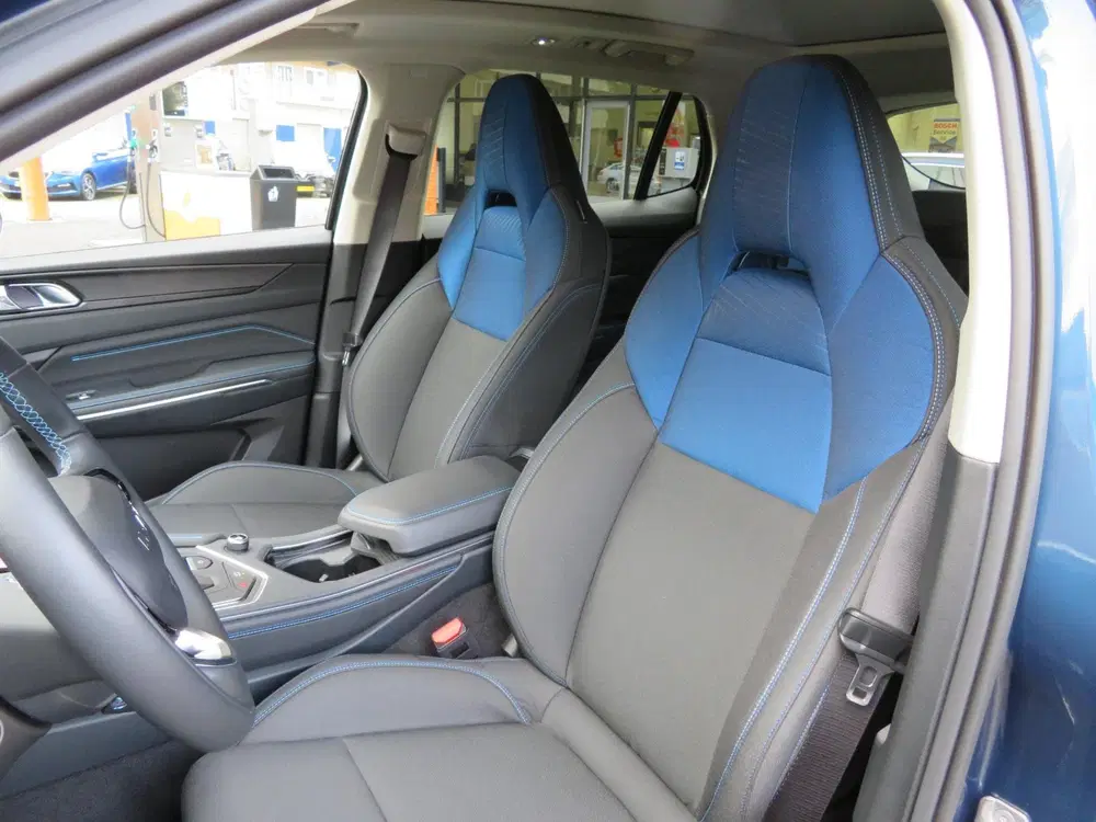 Lynk & Co 01 1.5 PHEV 26dKM TREKHAAK PANODAK uit 2023, foto 10