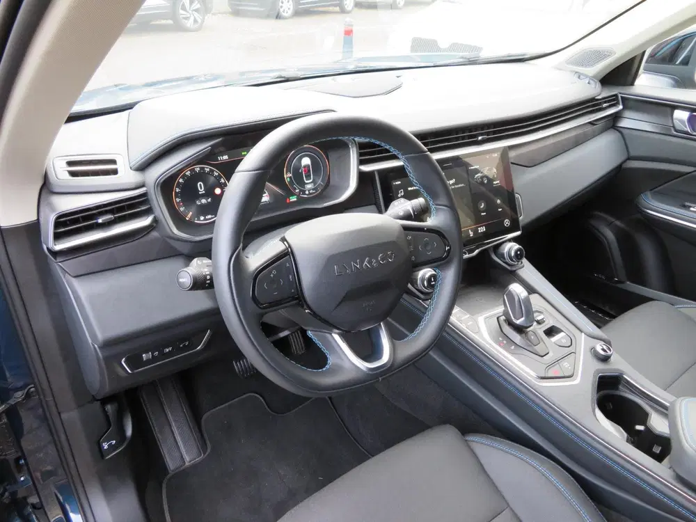 Lynk & Co 01 1.5 PHEV 26dKM TREKHAAK PANODAK uit 2023, foto 12