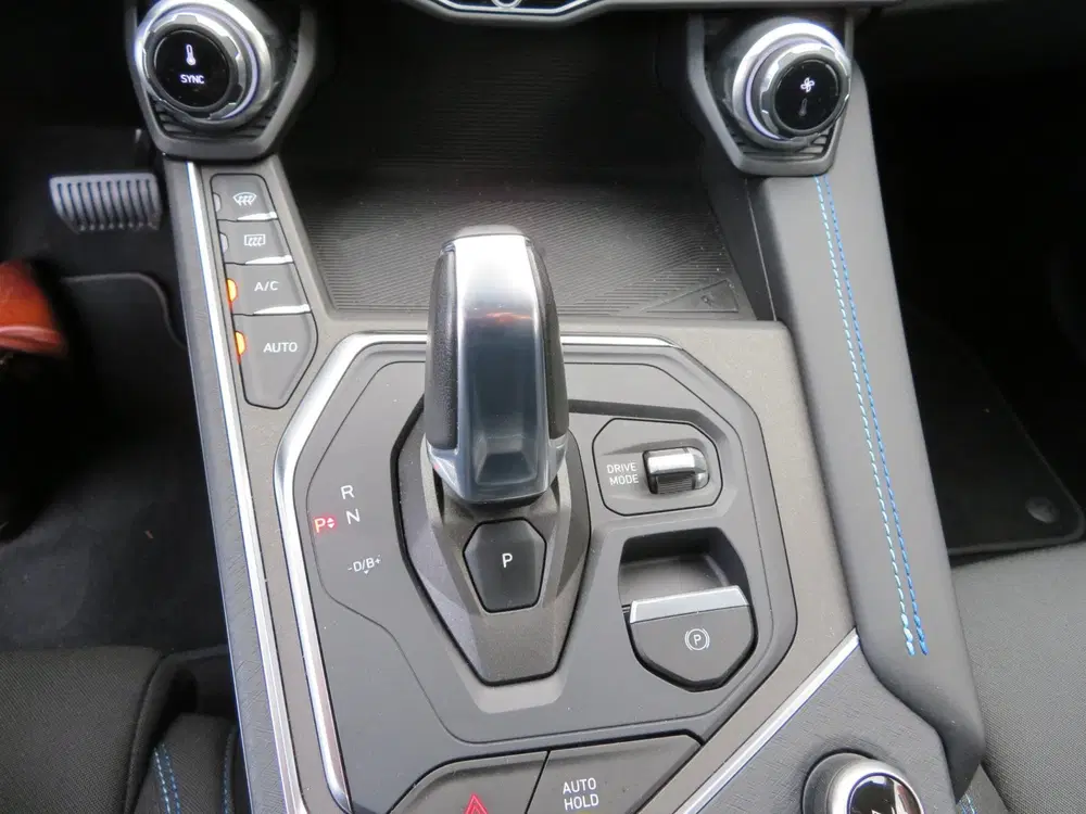 Lynk & Co 01 1.5 PHEV 26dKM TREKHAAK PANODAK uit 2023, foto 15