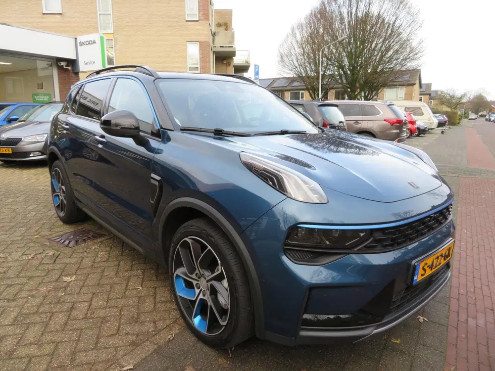 Lynk & Co 01 1.5 PHEV 26dKM TREKHAAK PANODAK uit 2023, foto 4