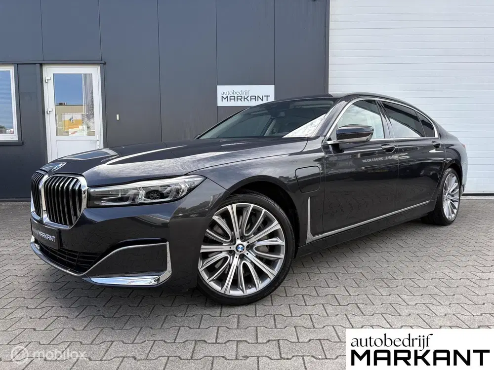 BMW 7-serie 745Le Sky Lounge uit 2021