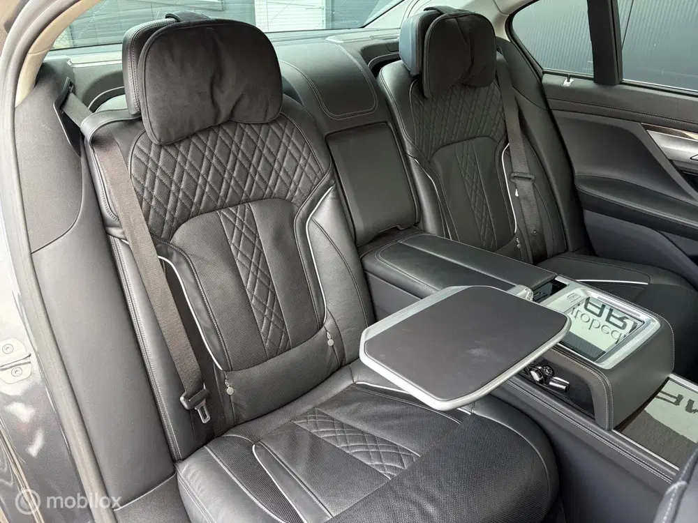 BMW 7-serie 745Le Sky Lounge uit 2021, foto 11