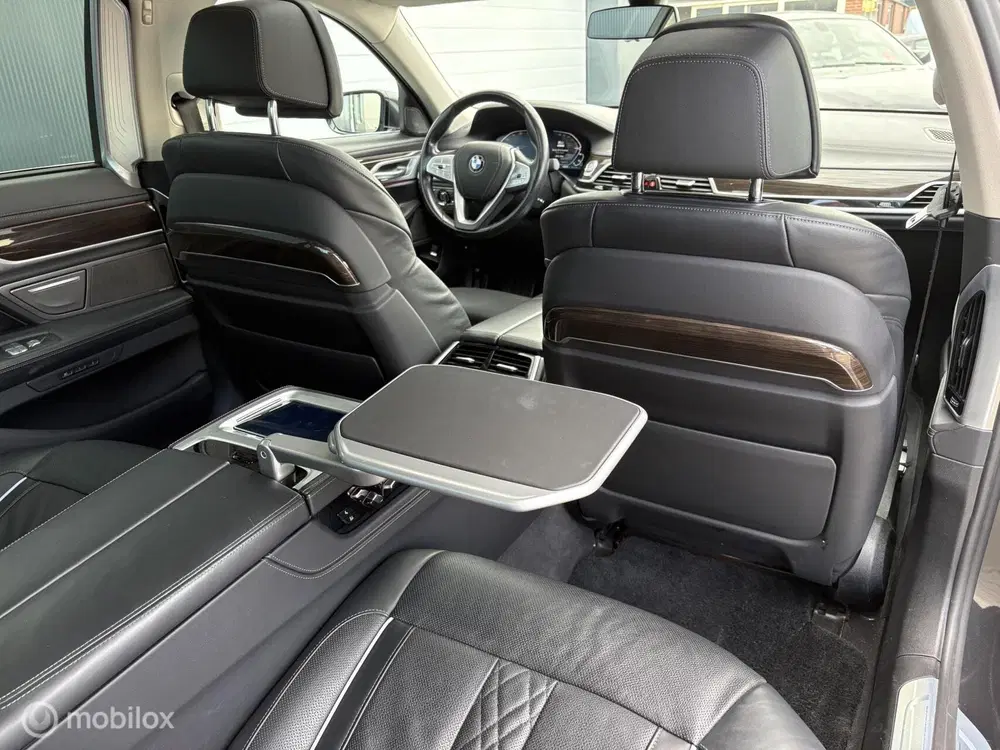 BMW 7-serie 745Le Sky Lounge uit 2021, foto 13