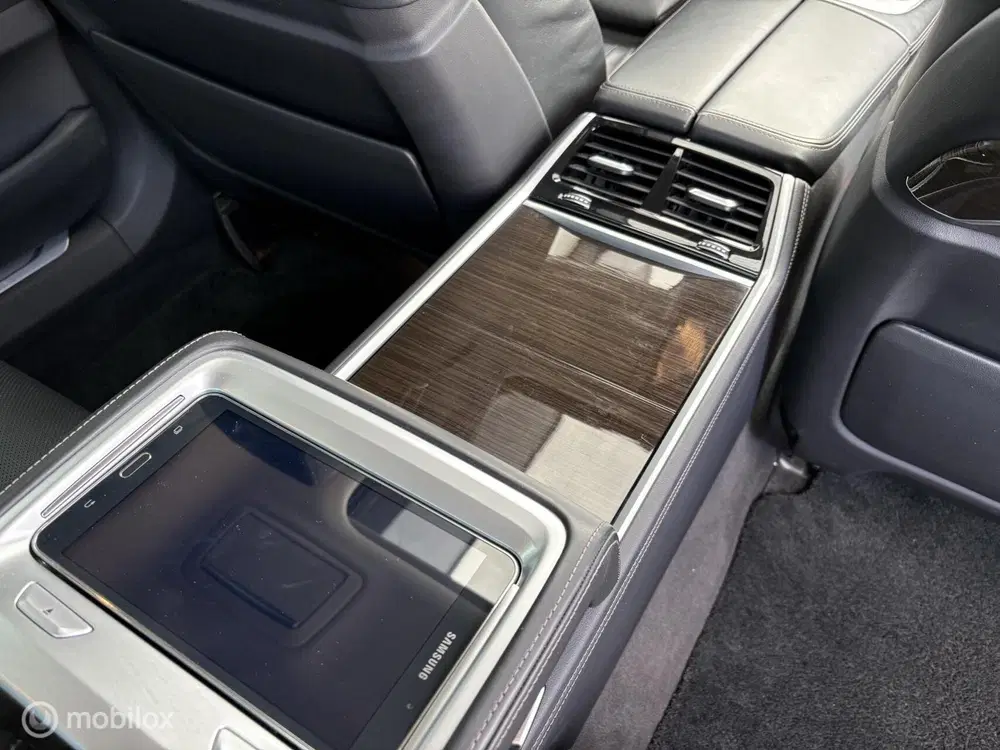 BMW 7-serie 745Le Sky Lounge uit 2021, foto 15