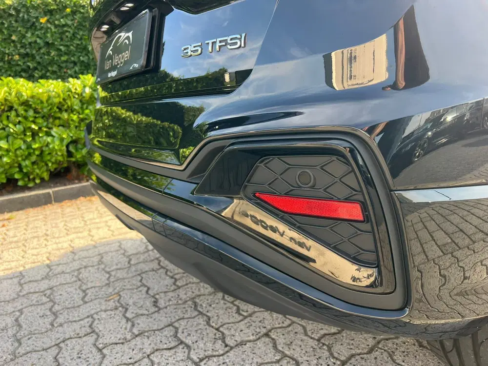 Audi Q2 35 TFSI S Edition camera uit 2023, foto 15