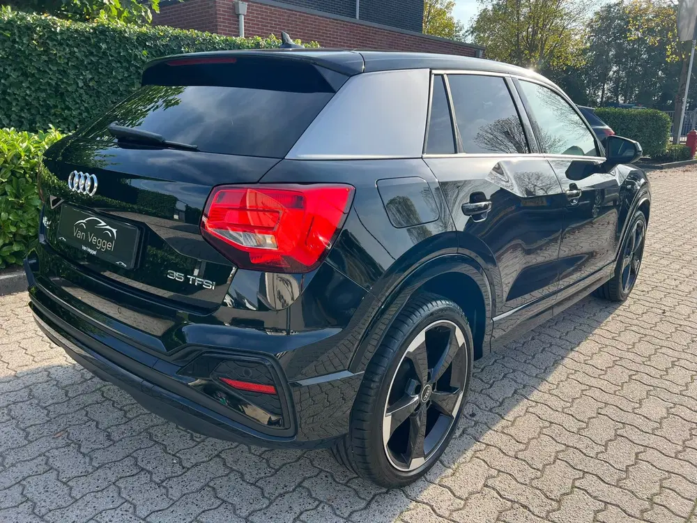 Audi Q2 35 TFSI S Edition camera uit 2023, foto 3