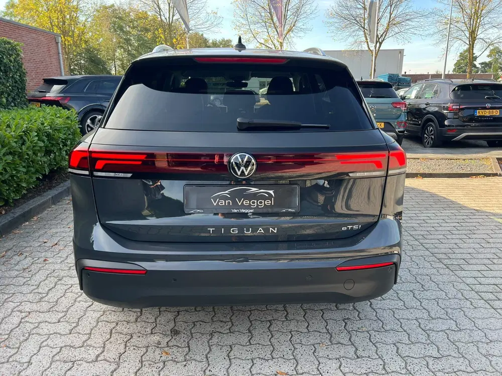 Volkswagen Tiguan 1.5 eTSI Life Business camera uit 2025, foto 12