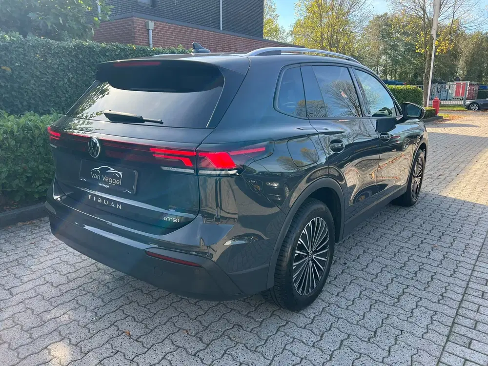 Volkswagen Tiguan 1.5 eTSI Life Business camera uit 2025, foto 3