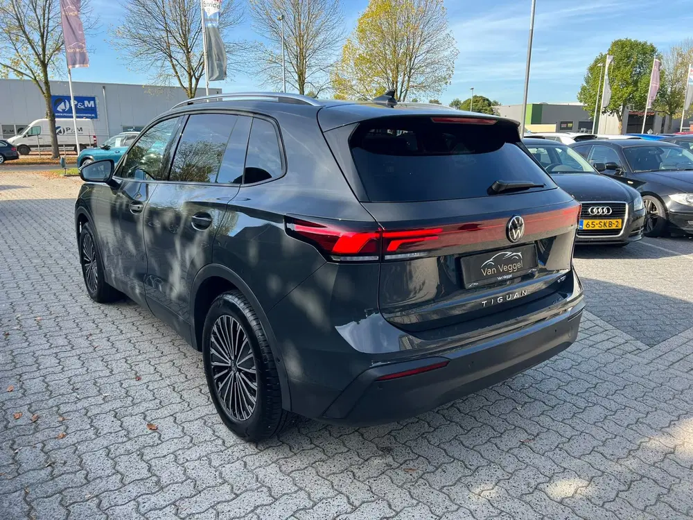 Volkswagen Tiguan 1.5 eTSI Life Business camera uit 2025, foto 8