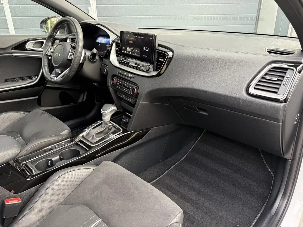 Kia ProCeed 1.5 T-GDi GT-PlusLine uit 2024, foto 13