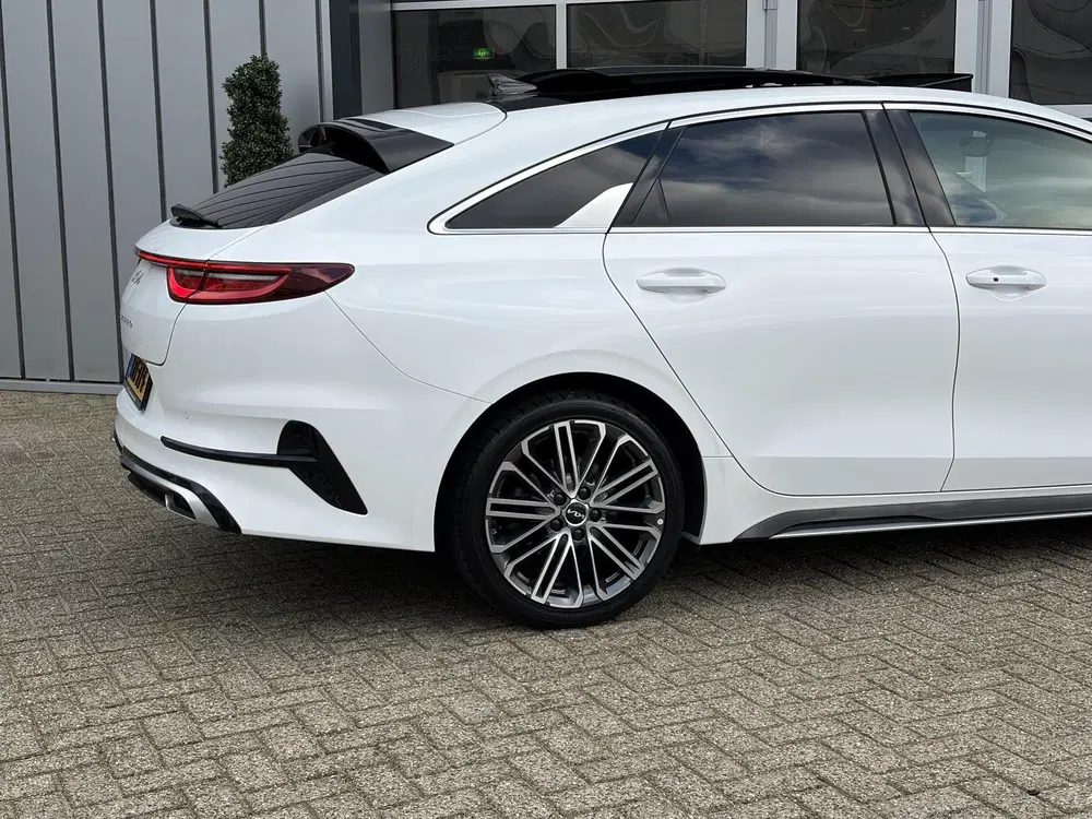 Kia ProCeed 1.5 T-GDi GT-PlusLine uit 2024, foto 8