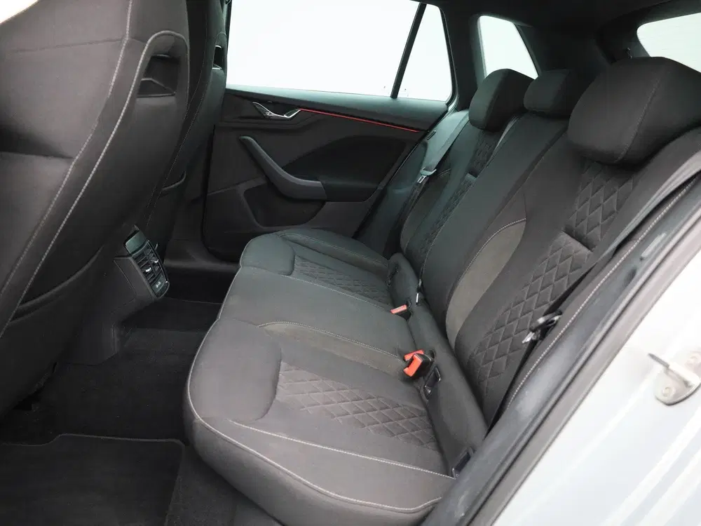 Skoda Kamiq 1.0 TSI Sport Business Stoelverwarming uit 2023, foto 12