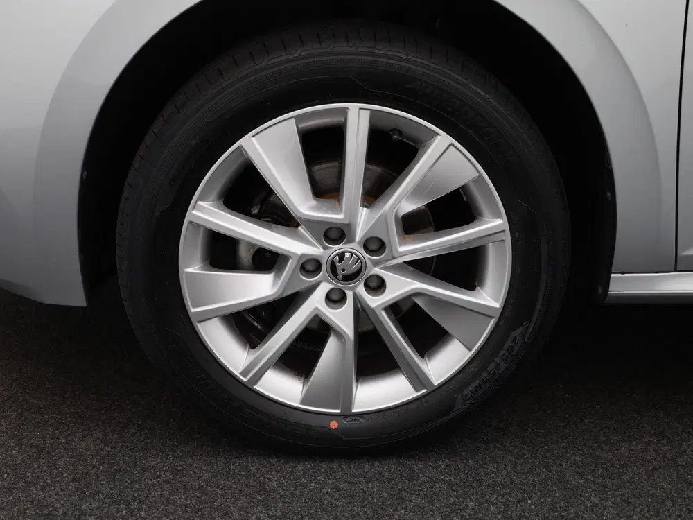 Skoda Kamiq 1.0 TSI Sport Business Stoelverwarming uit 2023, foto 14