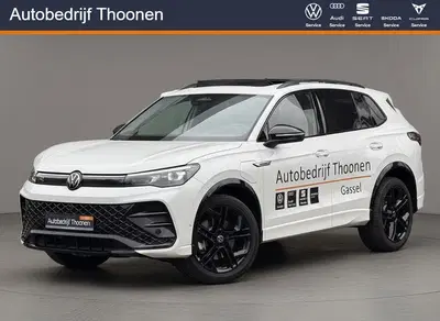 Volkswagen Tiguan 1.5 eHybrid R-Line Business Trekhaak uit 2024